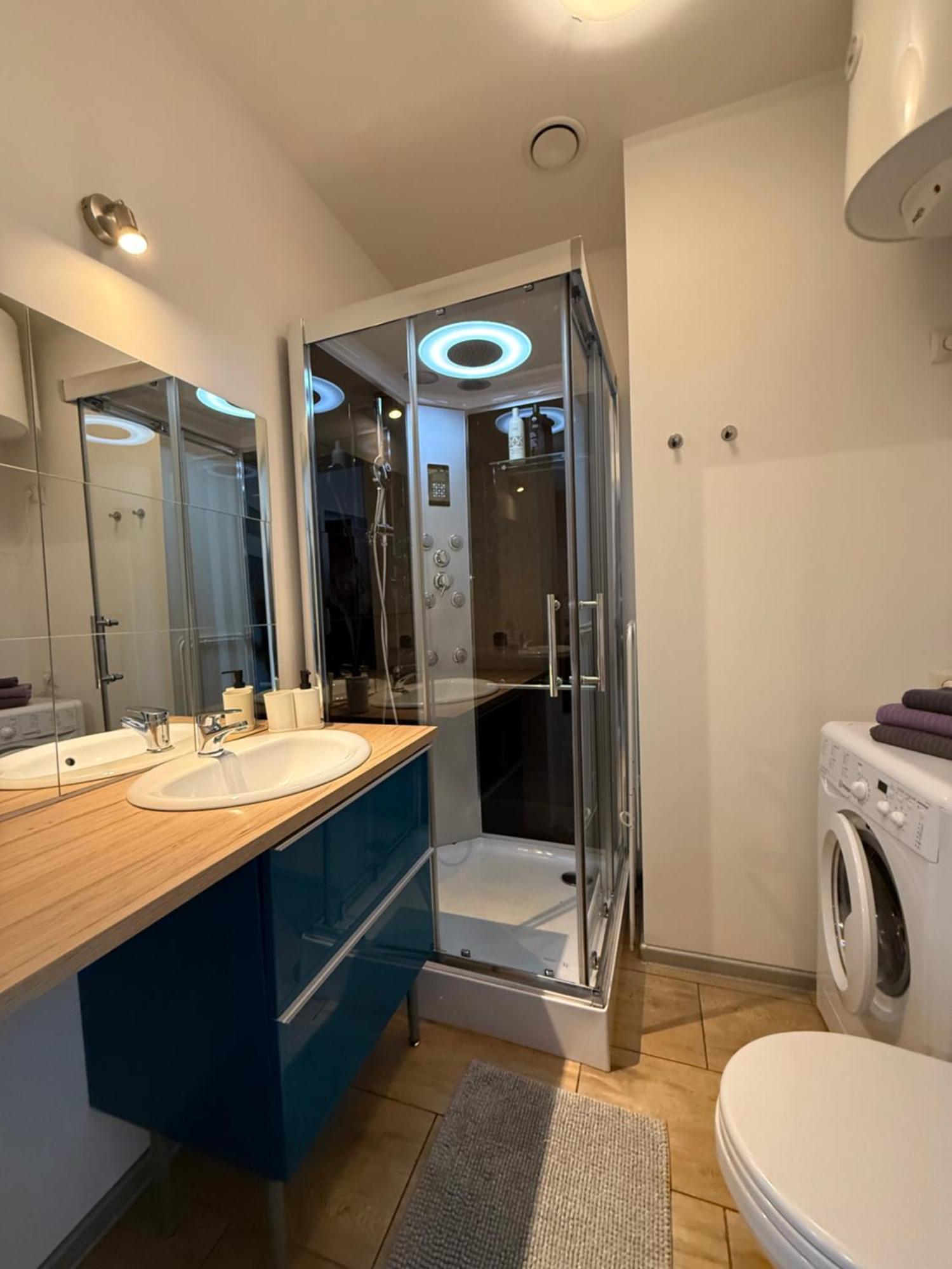 Uno Apartaments Katowice Buitenkant foto