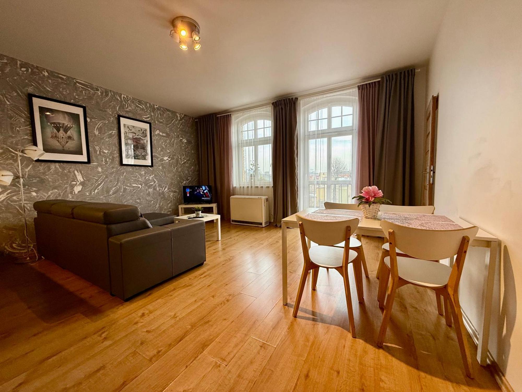 Uno Apartaments Katowice Buitenkant foto