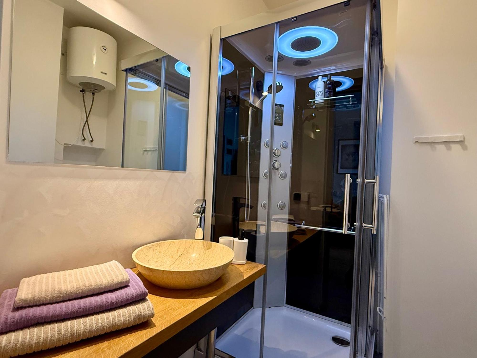 Uno Apartaments Katowice Buitenkant foto
